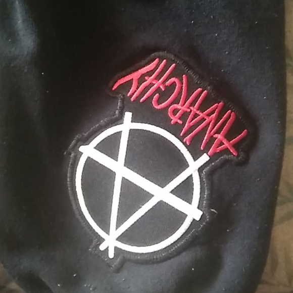 Boobs staring at my EyEz - Picture 7 of 12